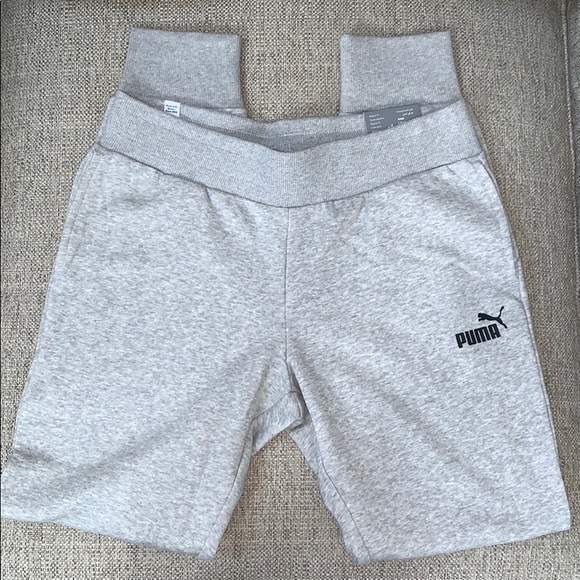 SOLD‼️Puma Women’s Joggers - Picture 3 of 10